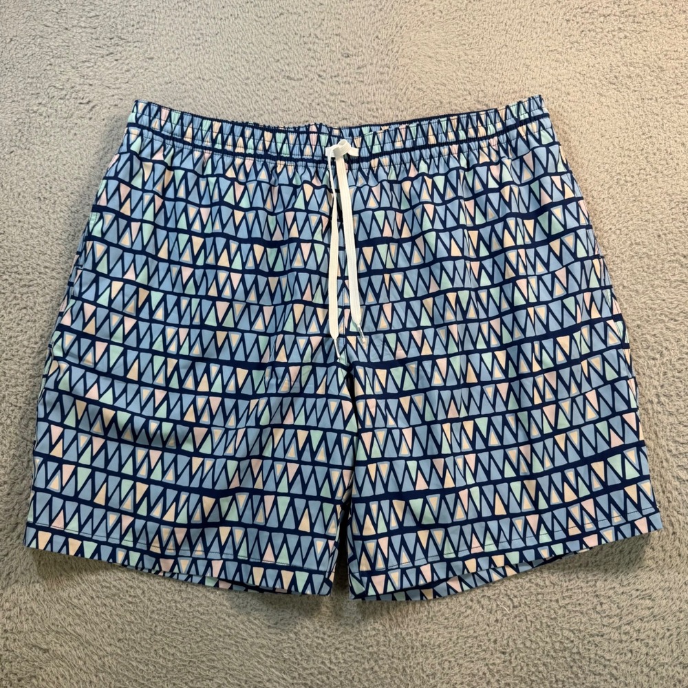 Chubbies Mens XXL Swim Trunks Blue Geometric Triangle 7 Inch Inseam SS24SW0175B